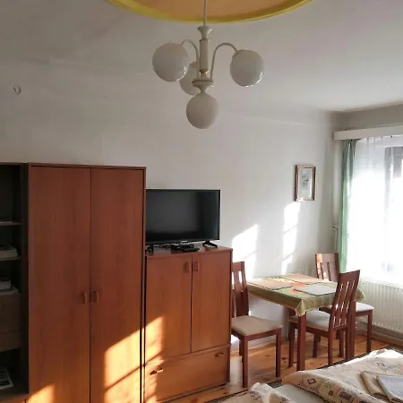 V Centru U Moravců 3*