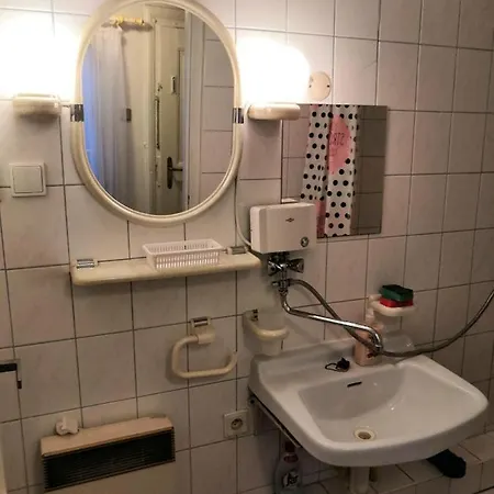 V Centru U Moravců 3*
