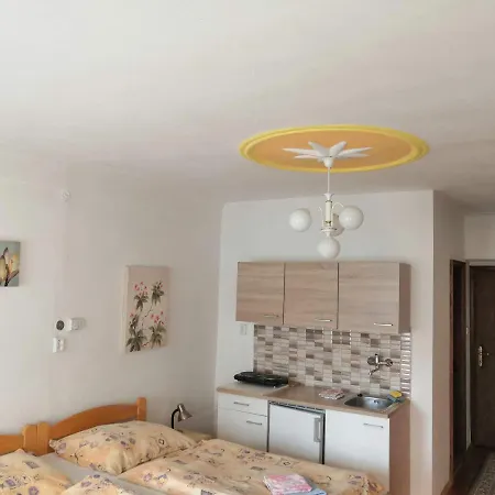 V Centru U Moravcu 3*