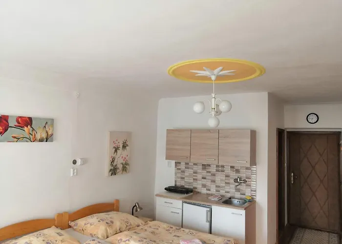 V Centru U Moravcu 3*